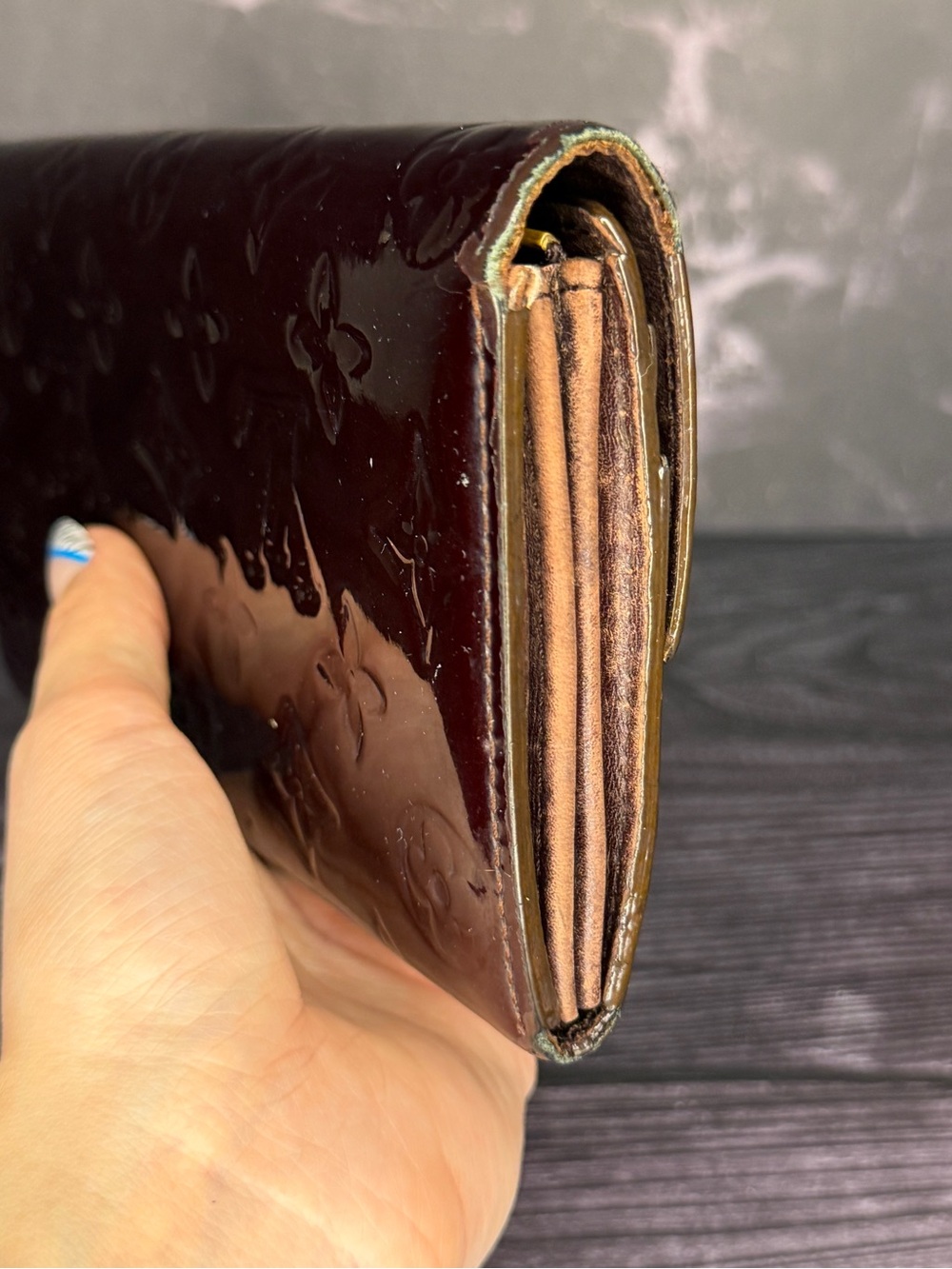 Louis Vuitton Amarante Vernis Sarah Wallet | LV Patent Leather | Full Inclusion - Picture 6 of 9